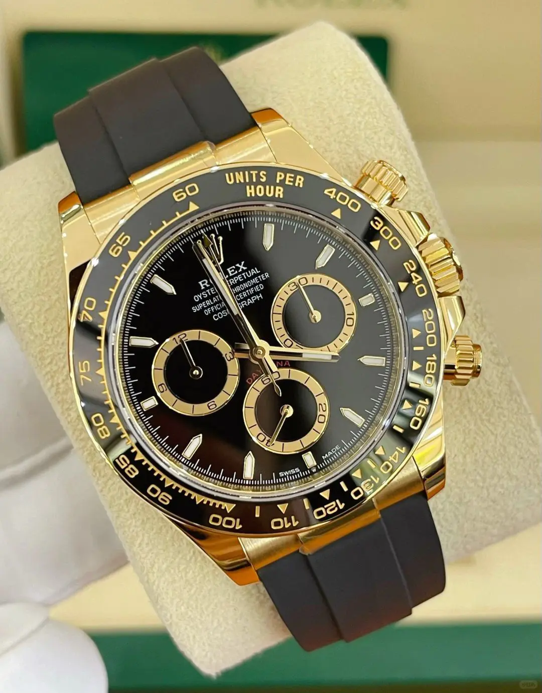 Rolex Cosmograph Daytona Oyster, 40 mm, yellow gold Reference 126518LN - Image 2