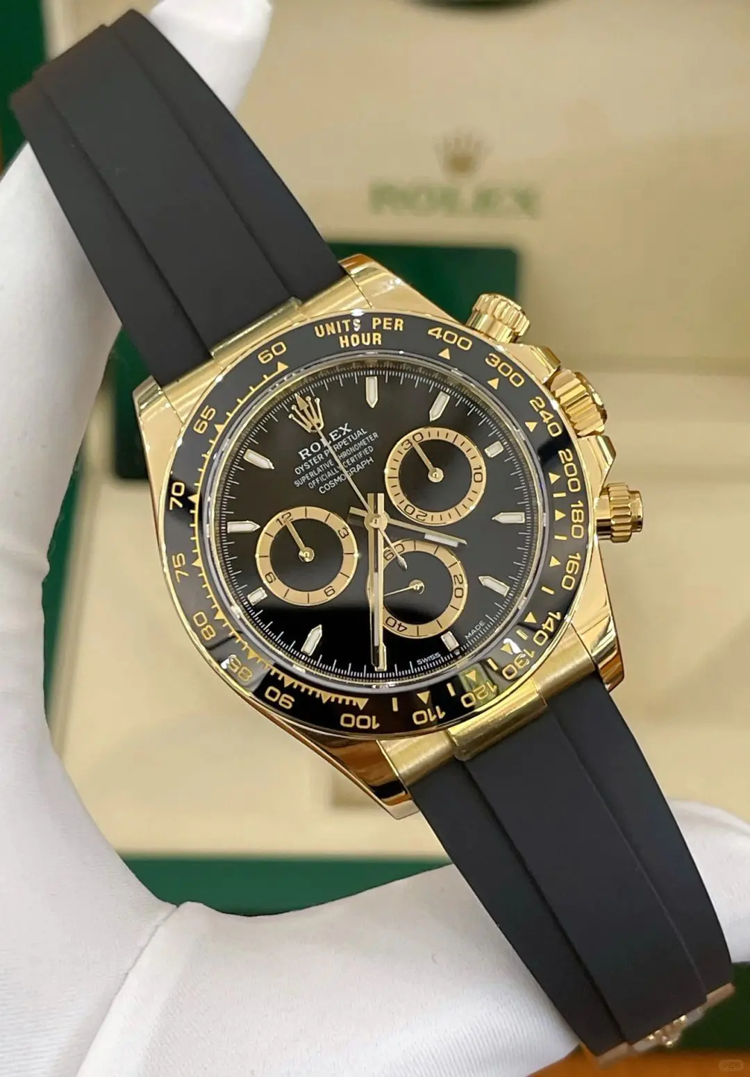 Rolex Cosmograph Daytona Oyster, 40 mm, yellow gold Reference 126518LN - Image 6