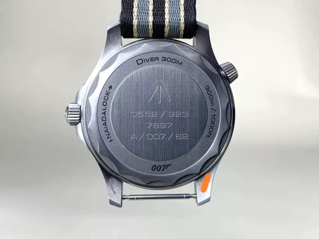 OMEGA Seamaster Diver 300m 007 No Time to Die James Bond NATO Strap Watch - Image 3
