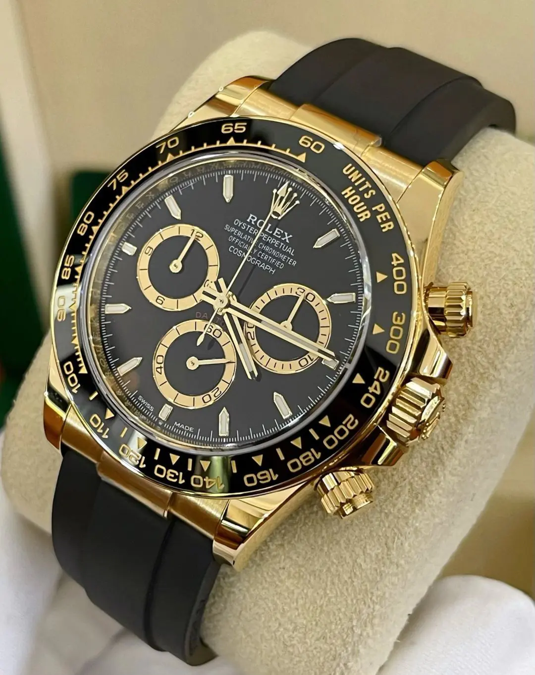 Rolex Cosmograph Daytona Oyster, 40 mm, yellow gold Reference 126518LN - Image 4