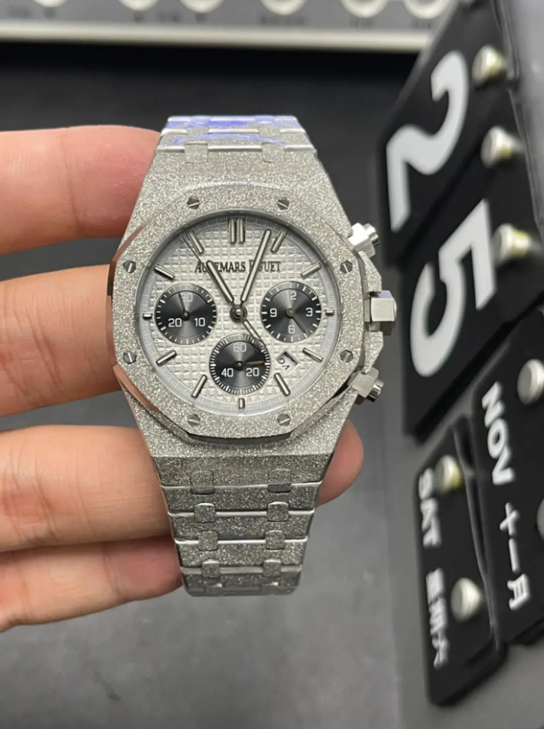 ROYAL OAK FROSTED CHRONOGRAPH Grey Dial 41 mm - Image 3