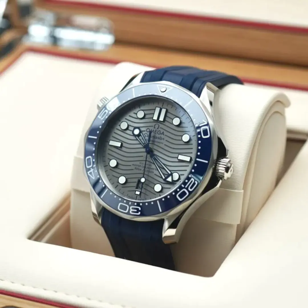 OMEGA Seamaster Diver 300m 42mm Grey Dial & Rubber Strap Men's Watch - Image 4