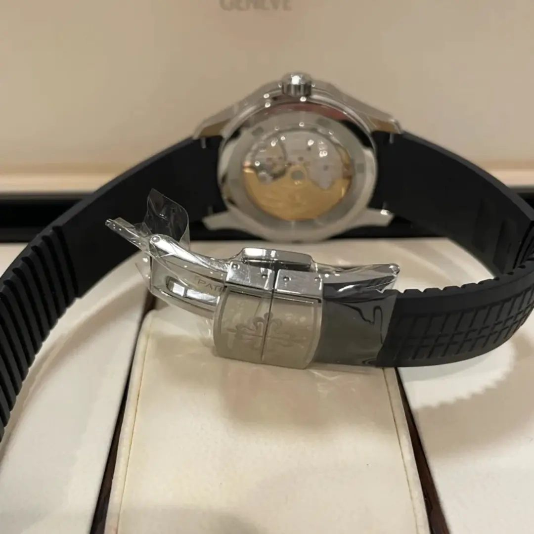 PATEK PHILIPPE AQUANAUT TRAVEL TIME 40.8MM - Image 3