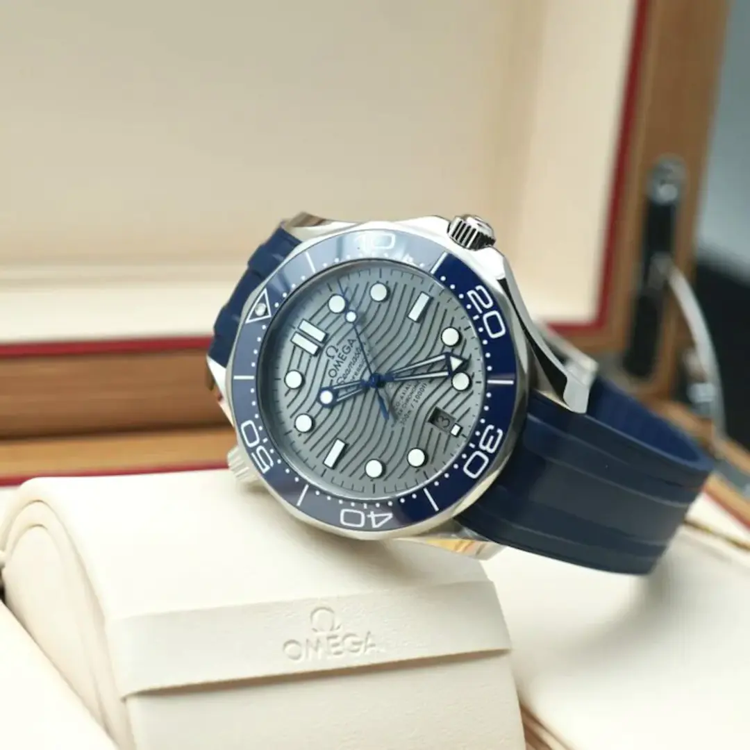 OMEGA Seamaster Diver 300m 42mm Grey Dial & Rubber Strap Men's Watch - Image 5