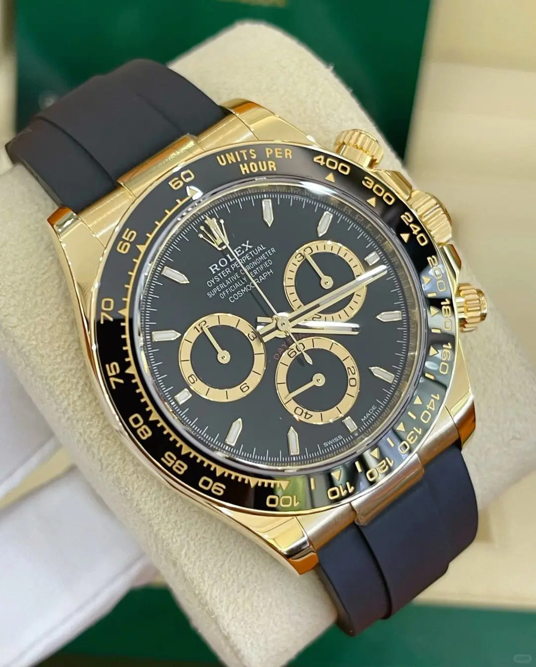 Rolex Cosmograph Daytona Oyster, 40 mm, yellow gold Reference 126518LN - Image 3