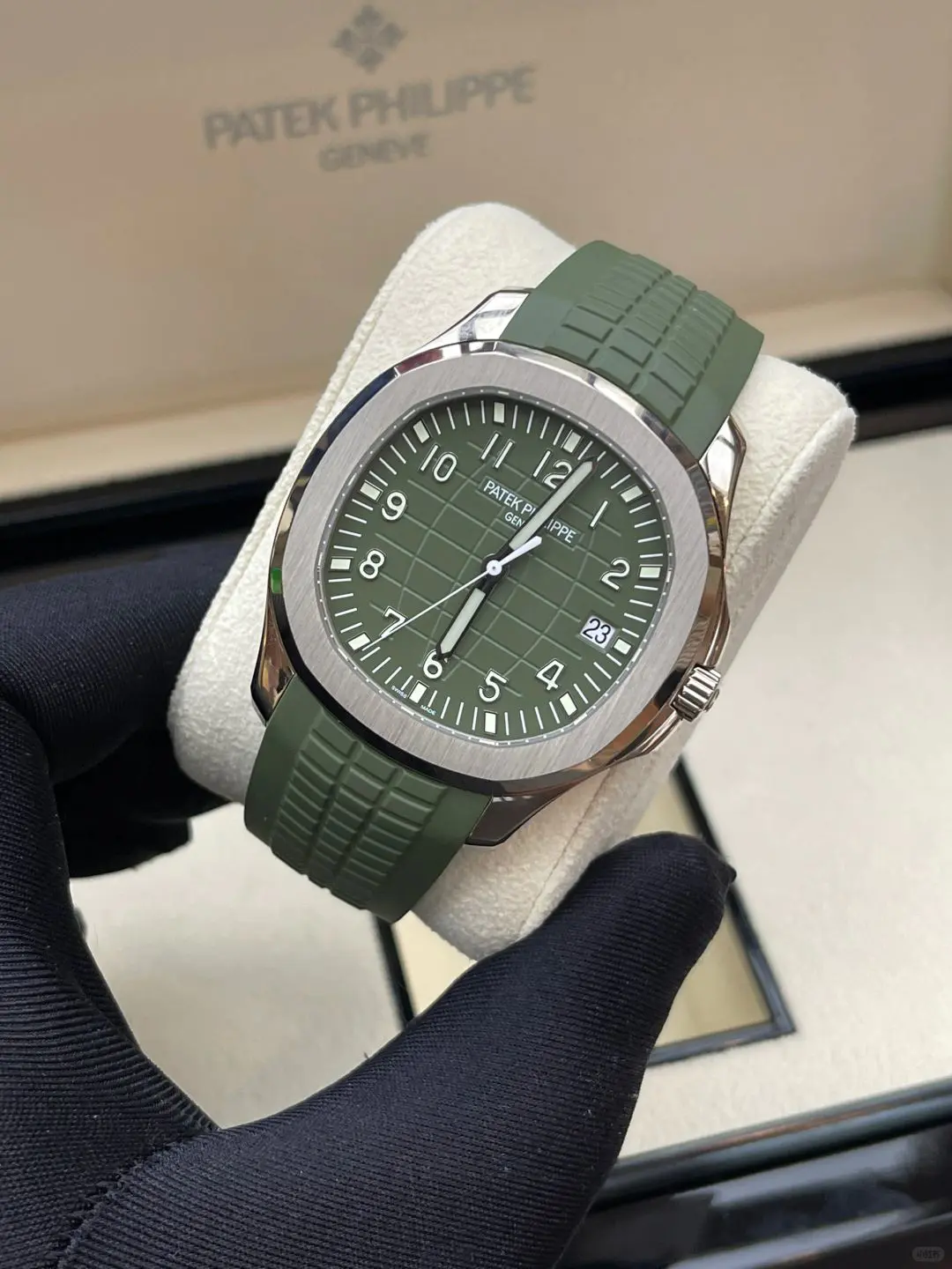 PATEK PHILIPPE Aquanaut 5168G-010 Khaki Green Dial Watch 42mm - Image 5
