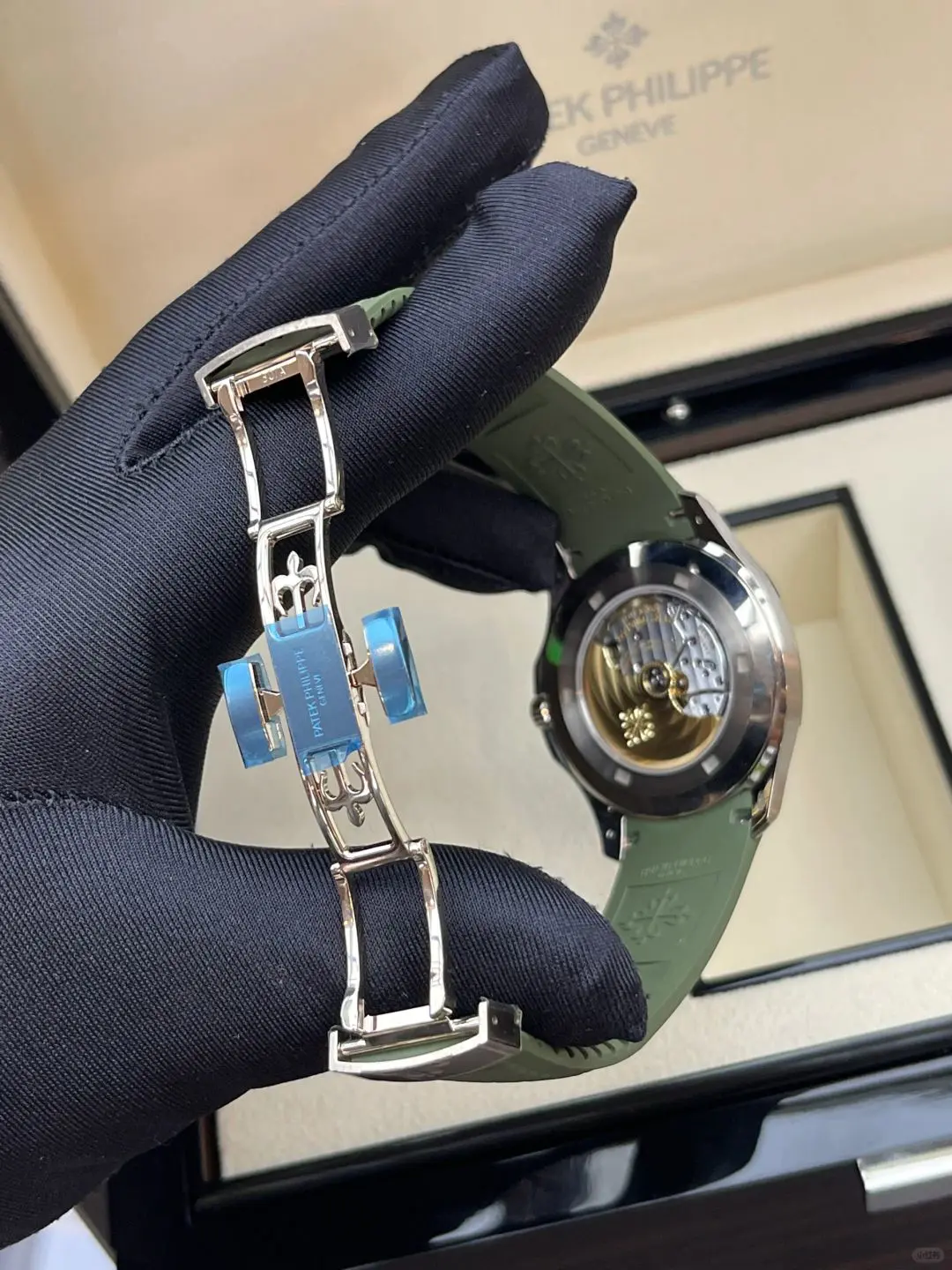 PATEK PHILIPPE Aquanaut 5168G-010 Khaki Green Dial Watch 42mm - Image 3