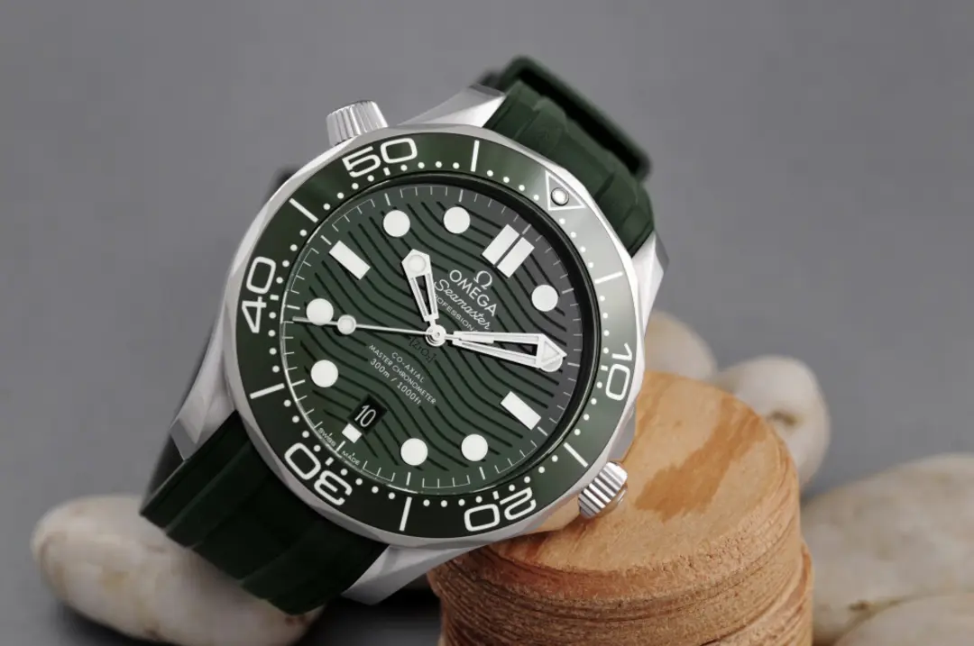 OMEGA Seamaster Diver 300m 42mm Green Dial Men's Rubber Strap Watch - Image 3