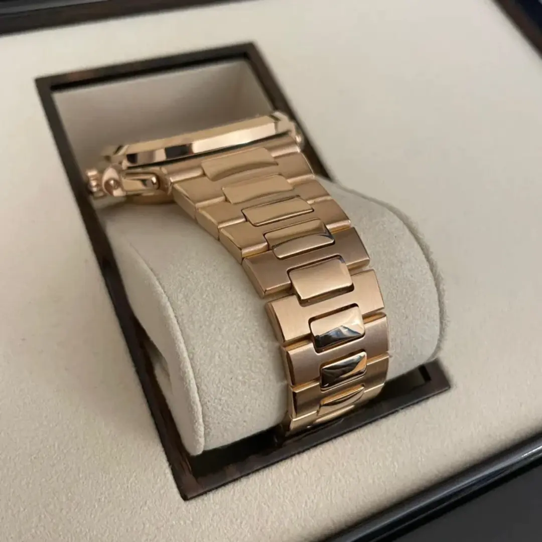 PATEK PHILIPPE NAUTILUS FLYBACK CHRONOGRAPH DATE 40.5MM - Image 4