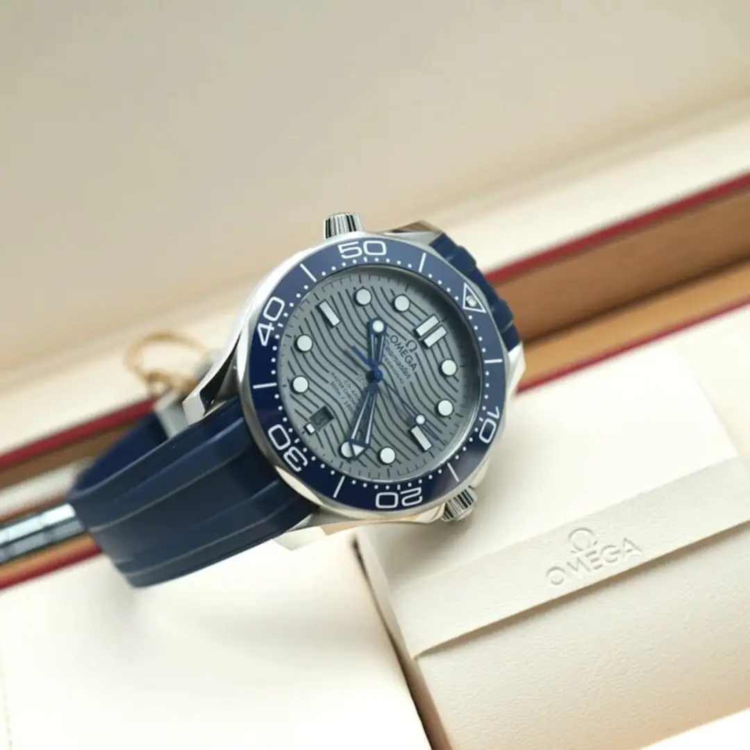 OMEGA Seamaster Diver 300m 42mm Grey Dial & Rubber Strap Men's Watch - Image 3