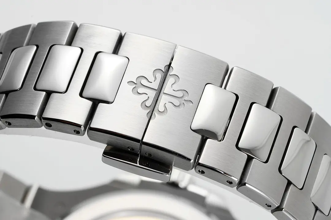 Nautilus 5711/1A-010 Mens 40mm - Image 5