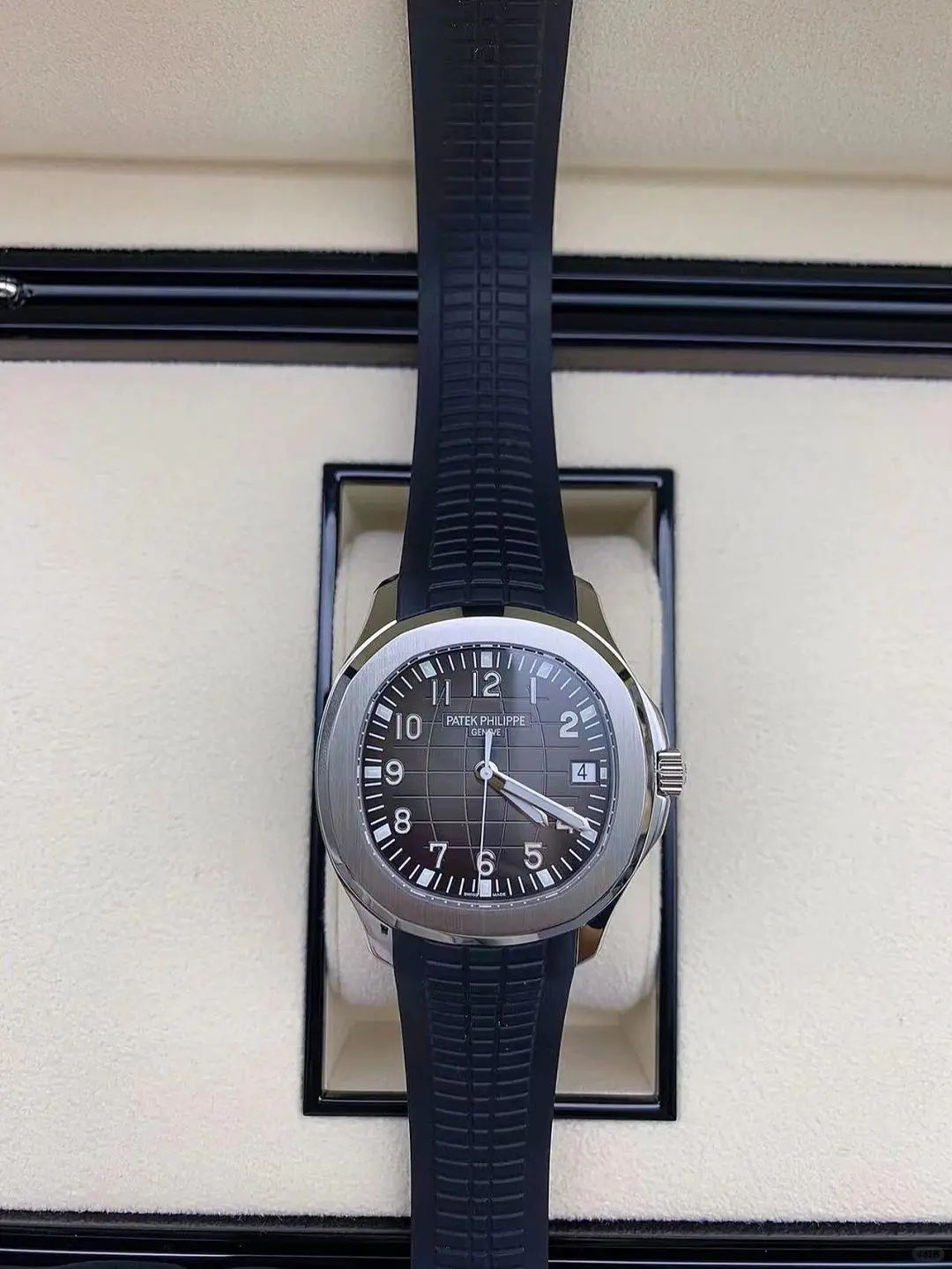 PATEK PHILIPPE Aquanaut 5167A-001 Black Dial 40mm - Image 4