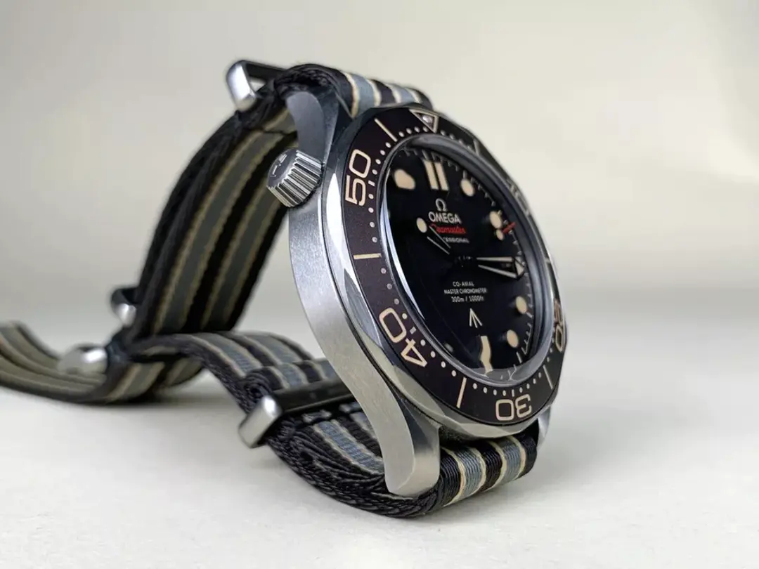 OMEGA Seamaster Diver 300m 007 No Time to Die James Bond NATO Strap Watch - Image 5