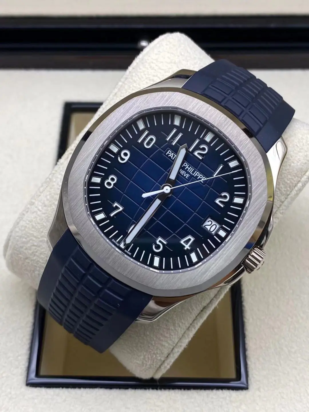 PATEK PHILIPPE Aquanaut 5168G-001 Blue Dial 42.2 mm - Image 4