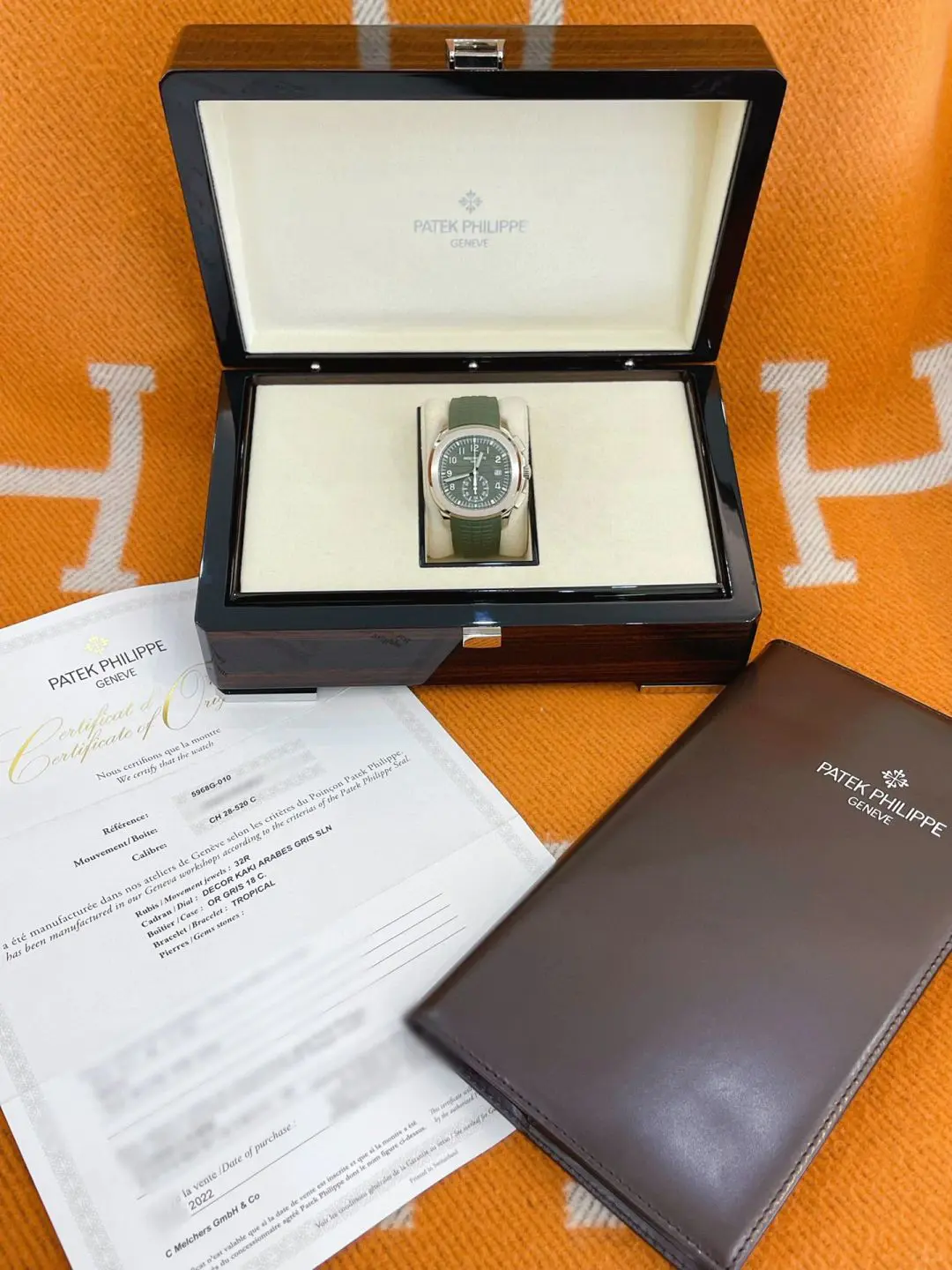 PATEK PHILIPPE Aquanaut 5968G-010 Khaki Green 42.2mm - Image 5