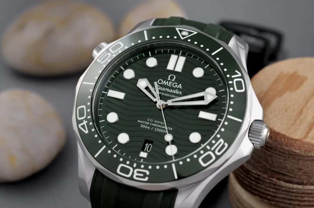 OMEGA Seamaster Diver 300m 42mm Green Dial Men's Rubber Strap Watch - Image 5