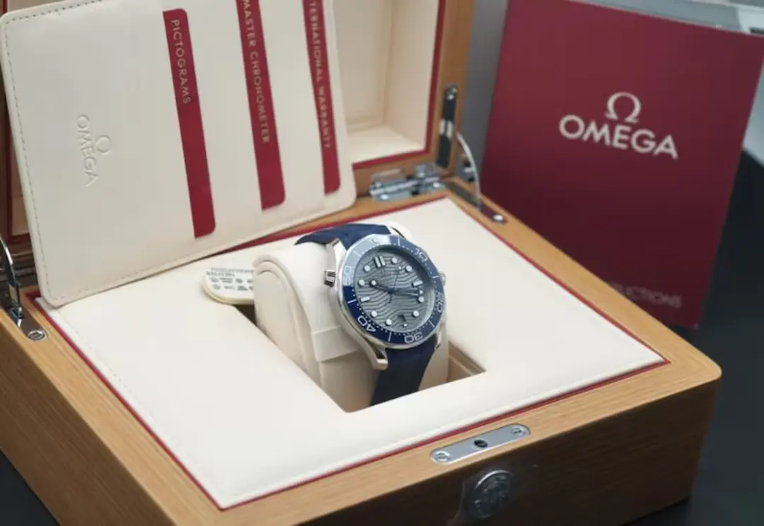 OMEGA Seamaster Diver 300m 42mm Grey Dial & Rubber Strap Men's Watch - Image 6