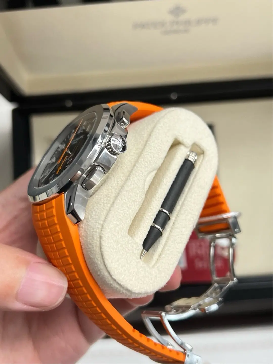 PATEK PHILIPPE Aquanaut 5968A-001 Chronograph 42.2mm - Image 4