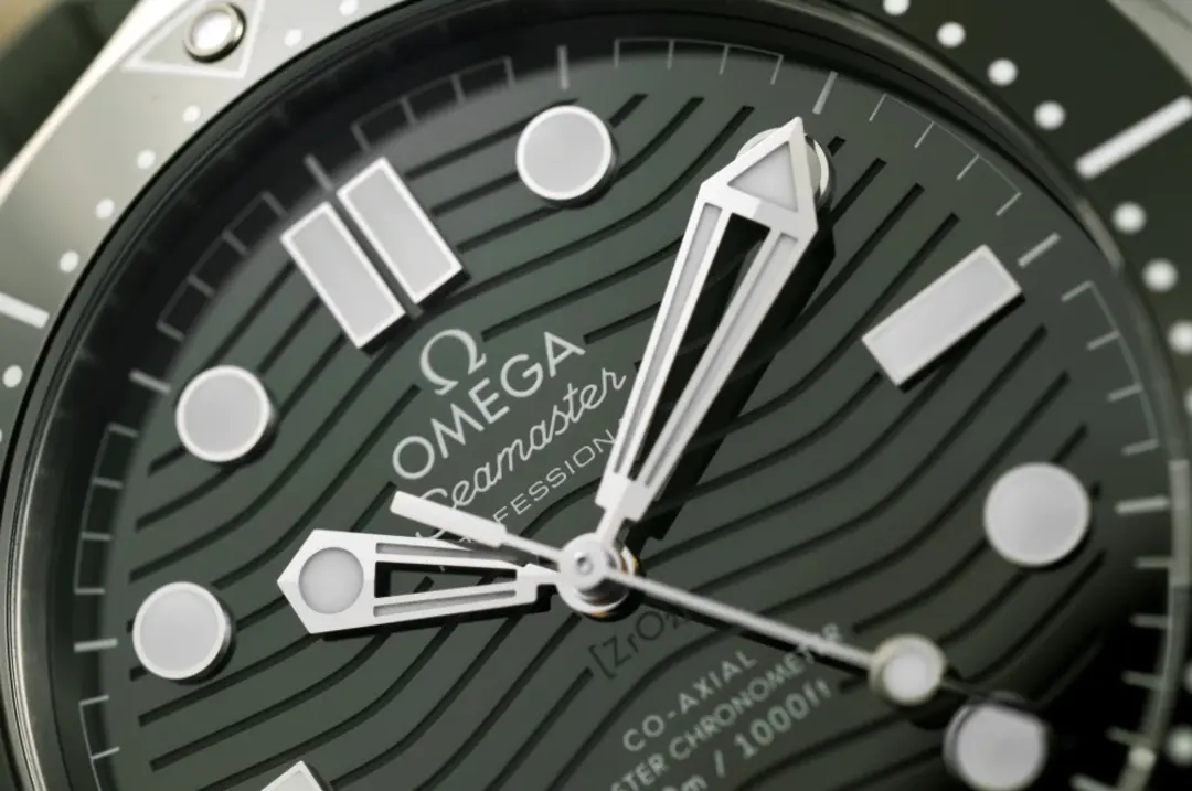 OMEGA Seamaster Diver 300m 42mm Green Dial Men's Rubber Strap Watch - Image 6