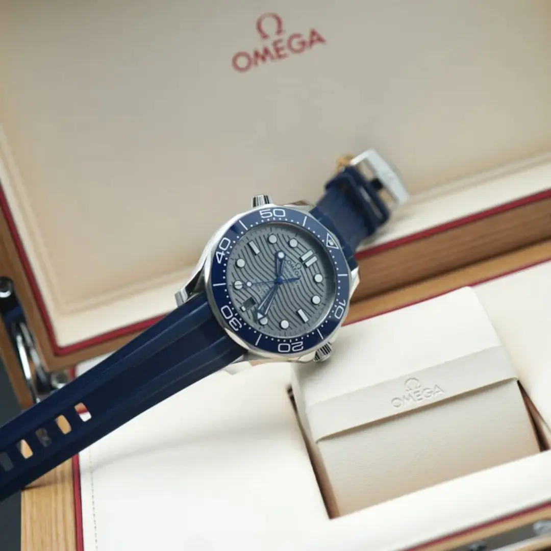 OMEGA Seamaster Diver 300m 42mm Grey Dial & Rubber Strap Men's Watch - Image 7