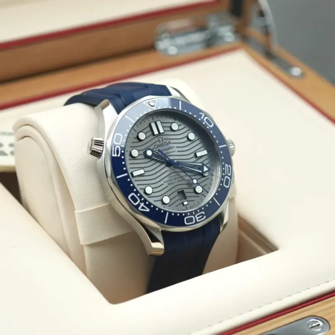 OMEGA Seamaster Diver 300m 42mm Grey Dial & Rubber Strap Men's Watch - Image 8