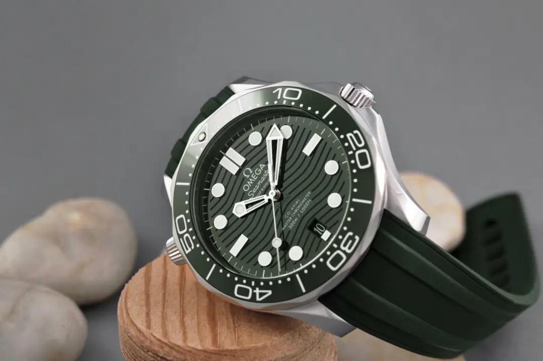 OMEGA Seamaster Diver 300m 42mm Green Dial Men's Rubber Strap Watch - Image 7