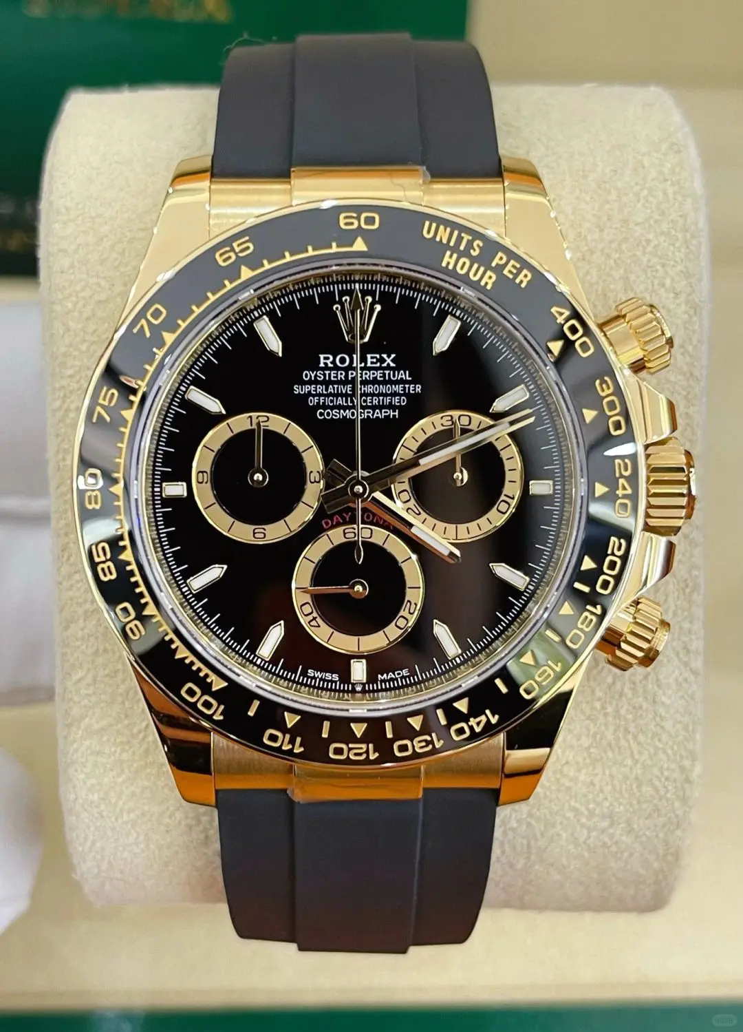 Rolex Cosmograph Daytona Oyster, 40 mm, yellow gold Reference 126518LN - Image 8